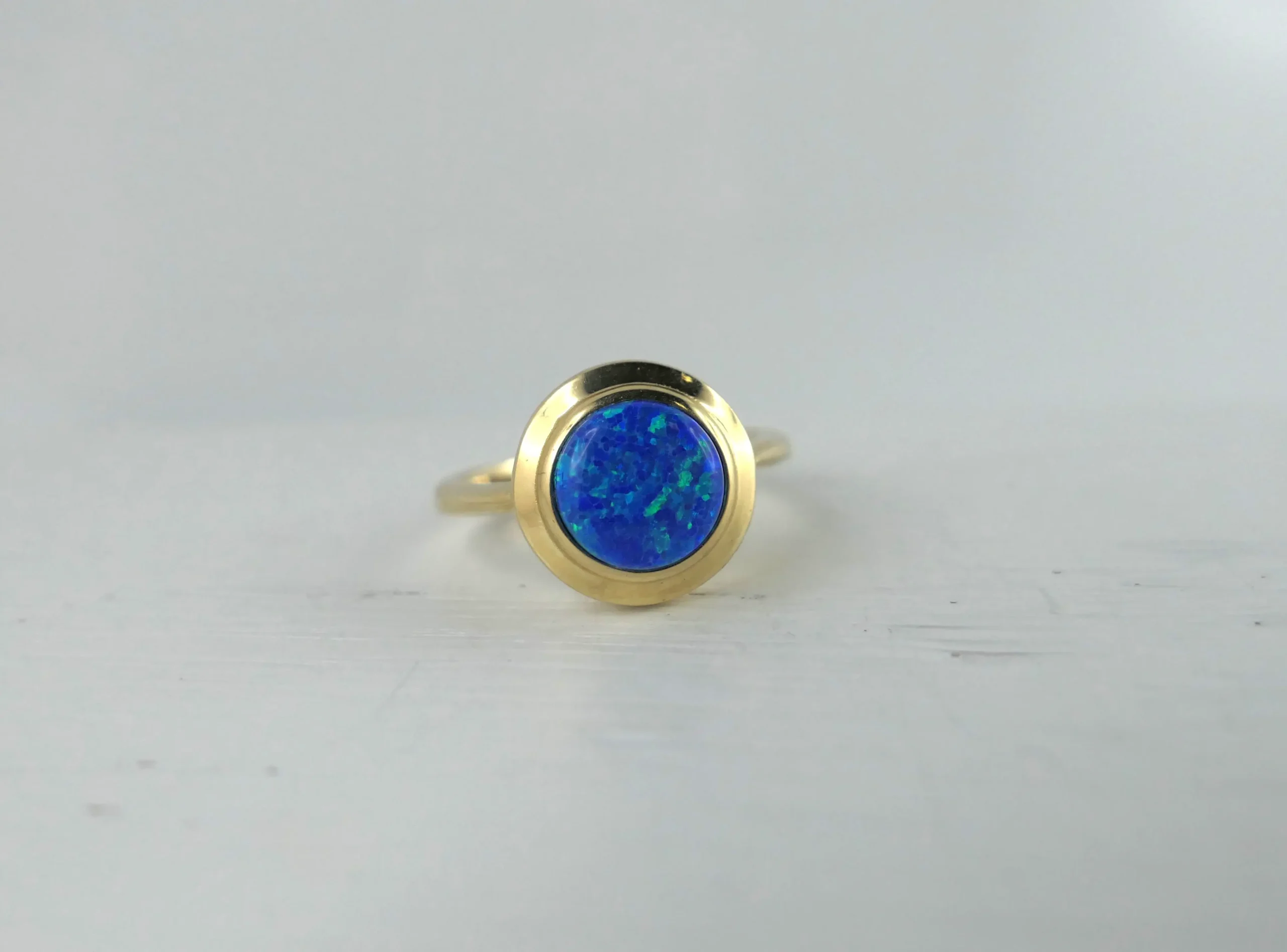 pierścionek z niebieskim opalem pierscionek-z-niebieskim-opalem-600x444