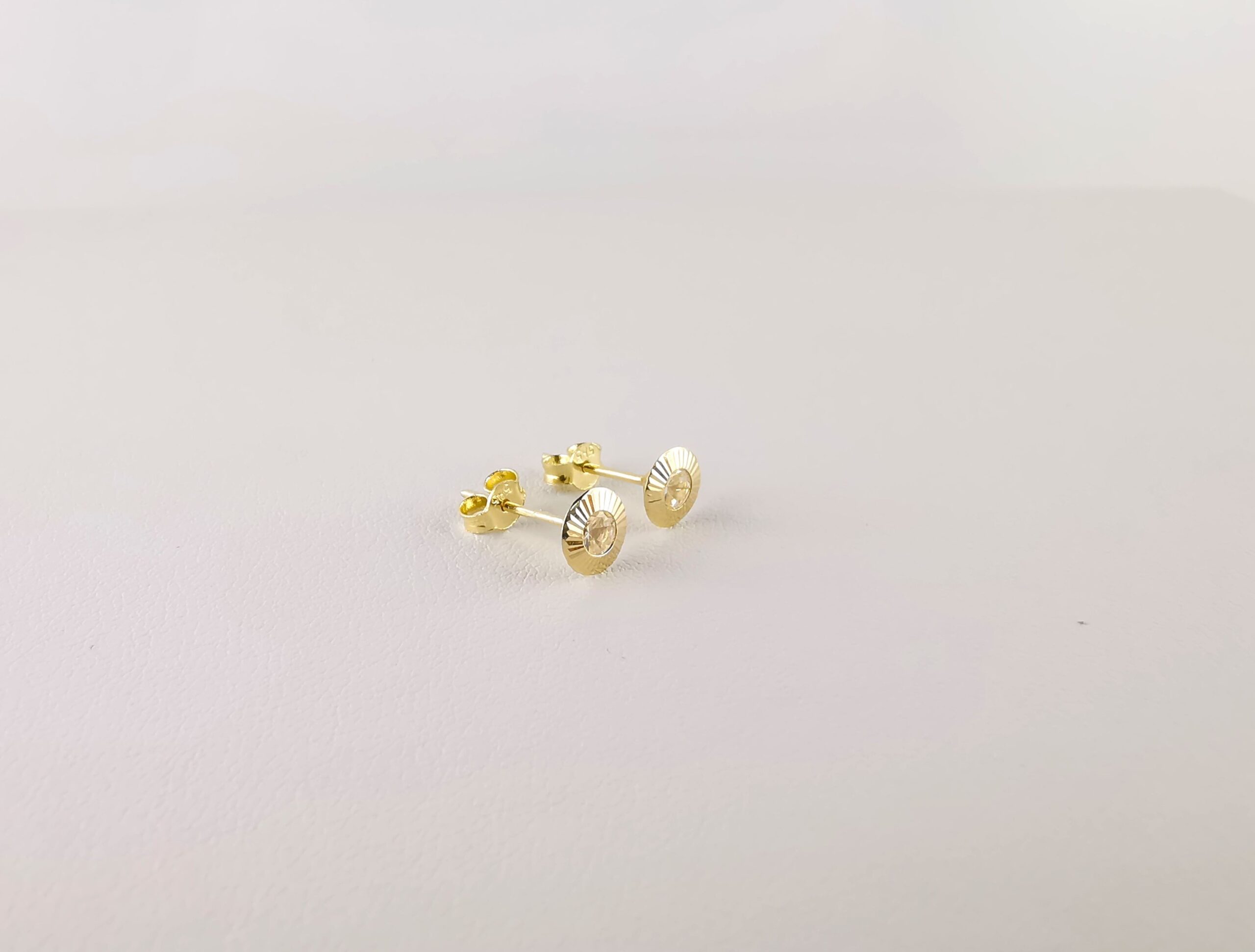 Kolczyki złote próba 585 sztyfty - cyrkonia - diamentowane - 6 mm