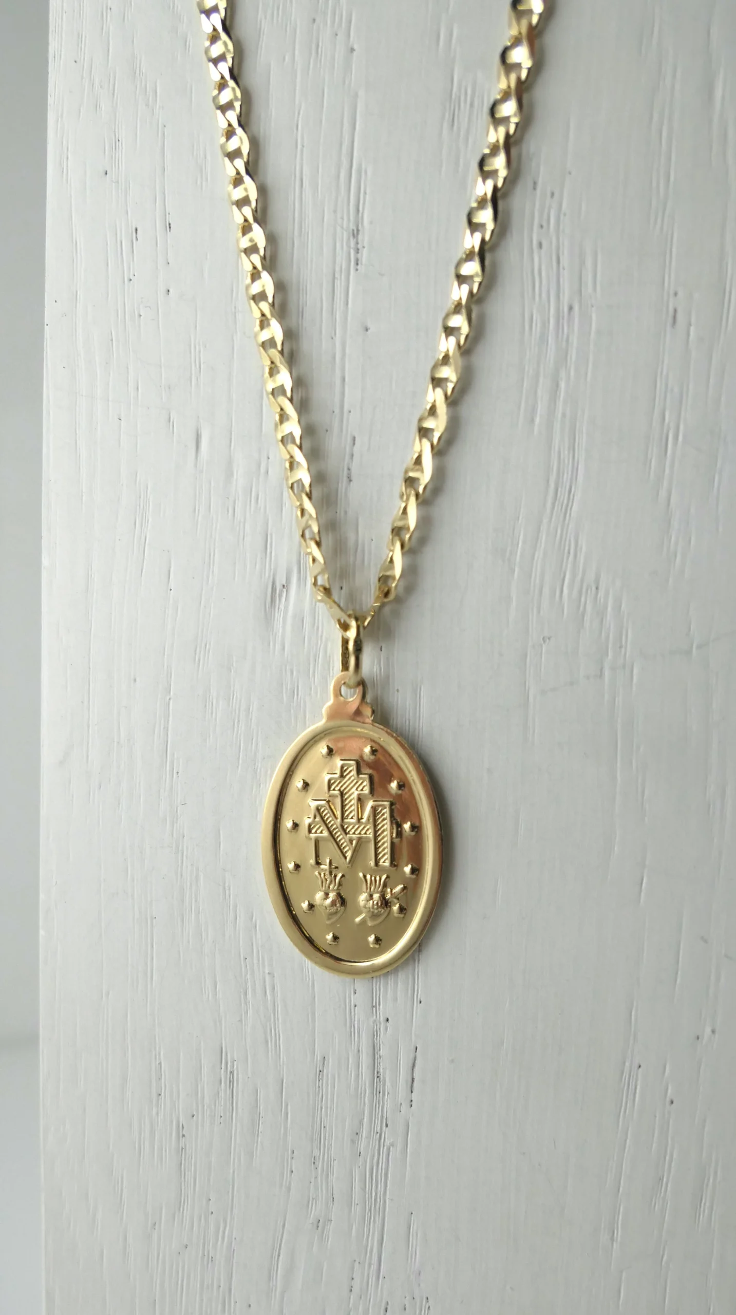 cudowny-medalik-2 cudowny-medalik-2-600x1072