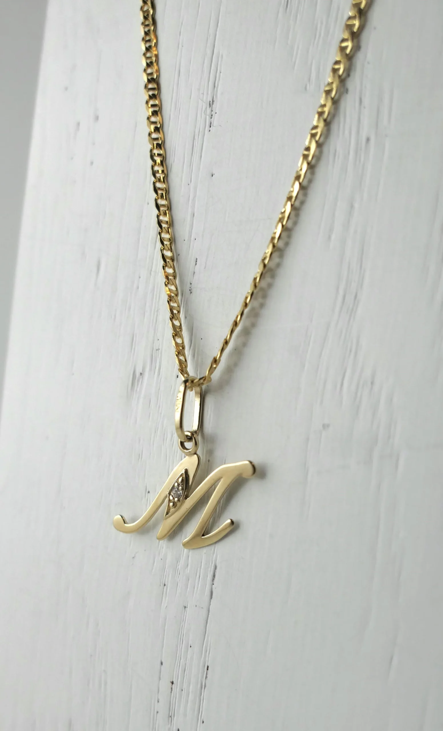 Zawieszka złota/ wisiorek - literka M próba 585 + łańcuszek typu gucci 45-50 cm