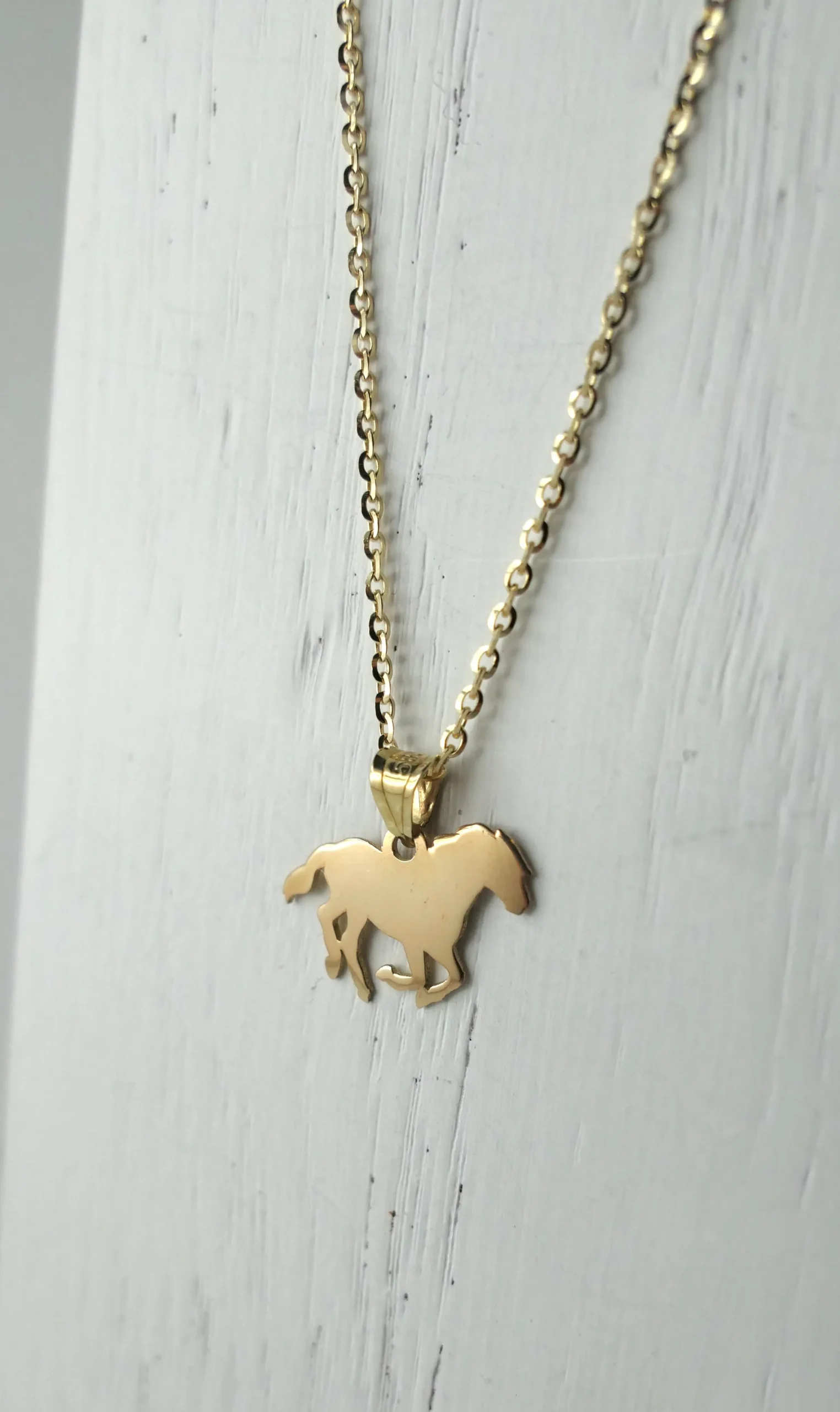 Zawieszka konik złoty - próba 585 + GRAWER + łańcuszek ankier 45-50 cm
